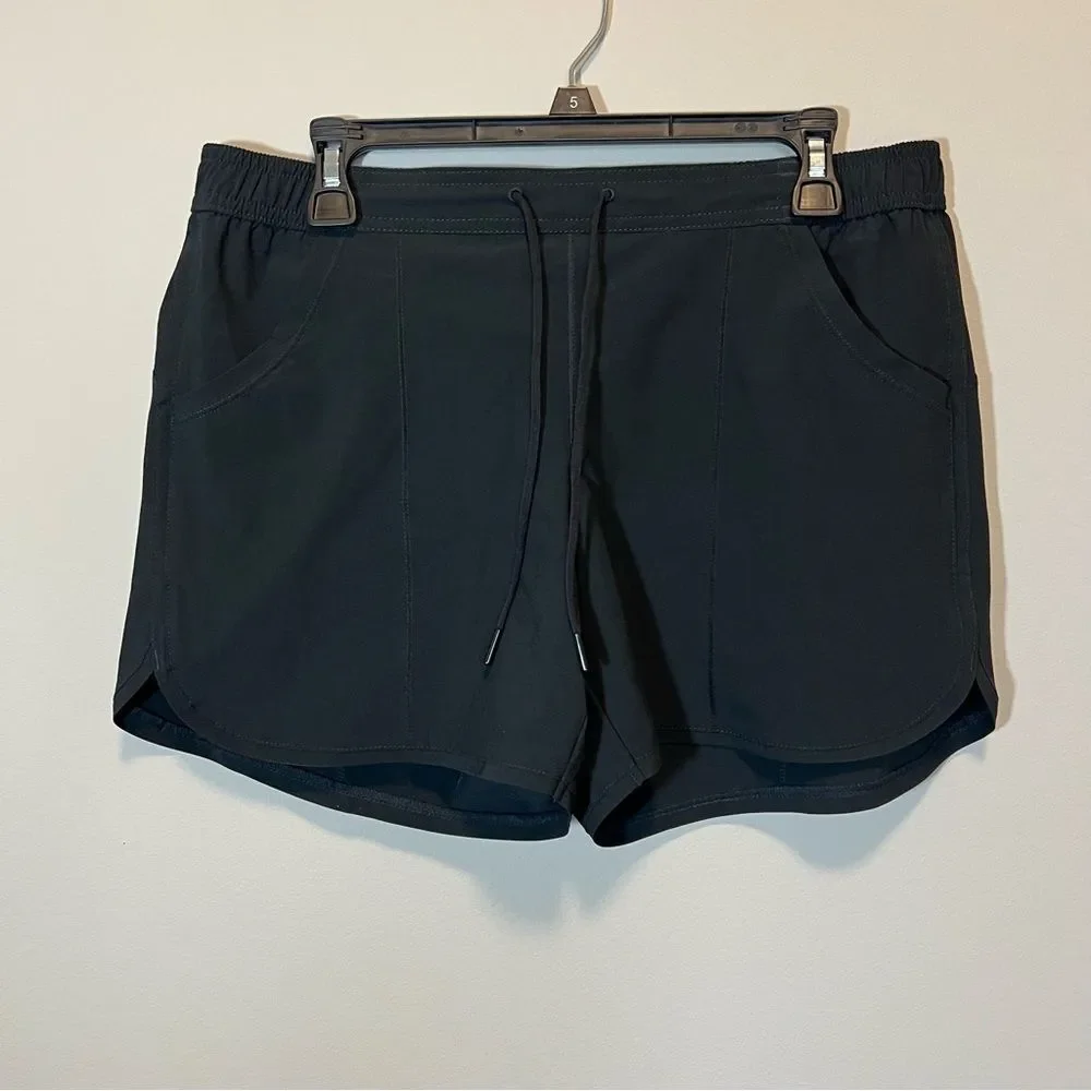 Lands’ End Women’s Black Athletic Shorts‎ 10